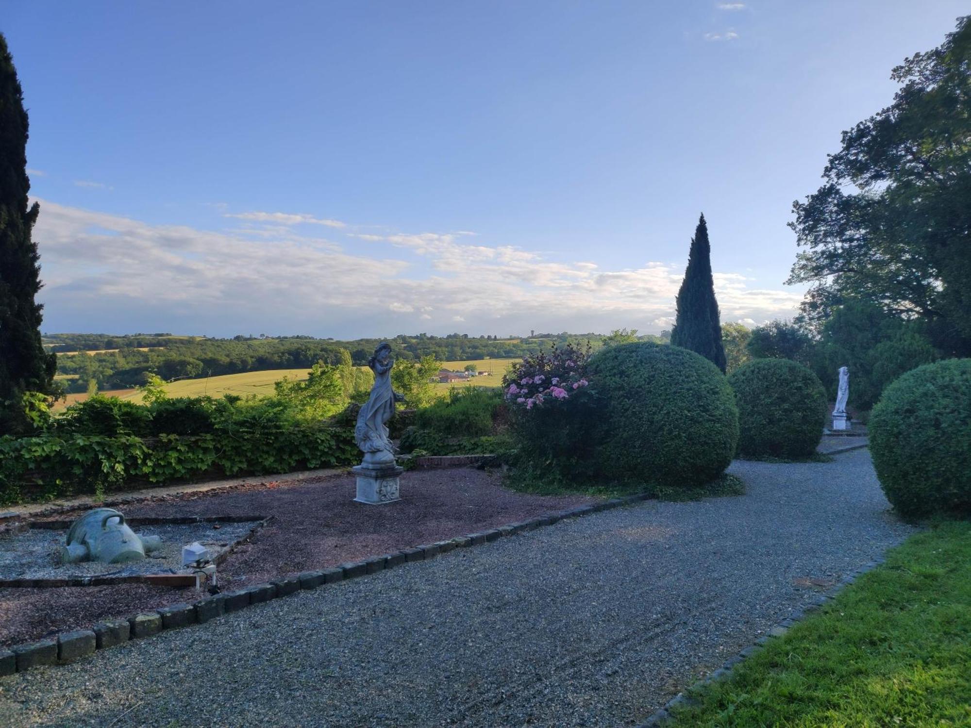 Chateau De Pys Guest House Latrape Exterior photo