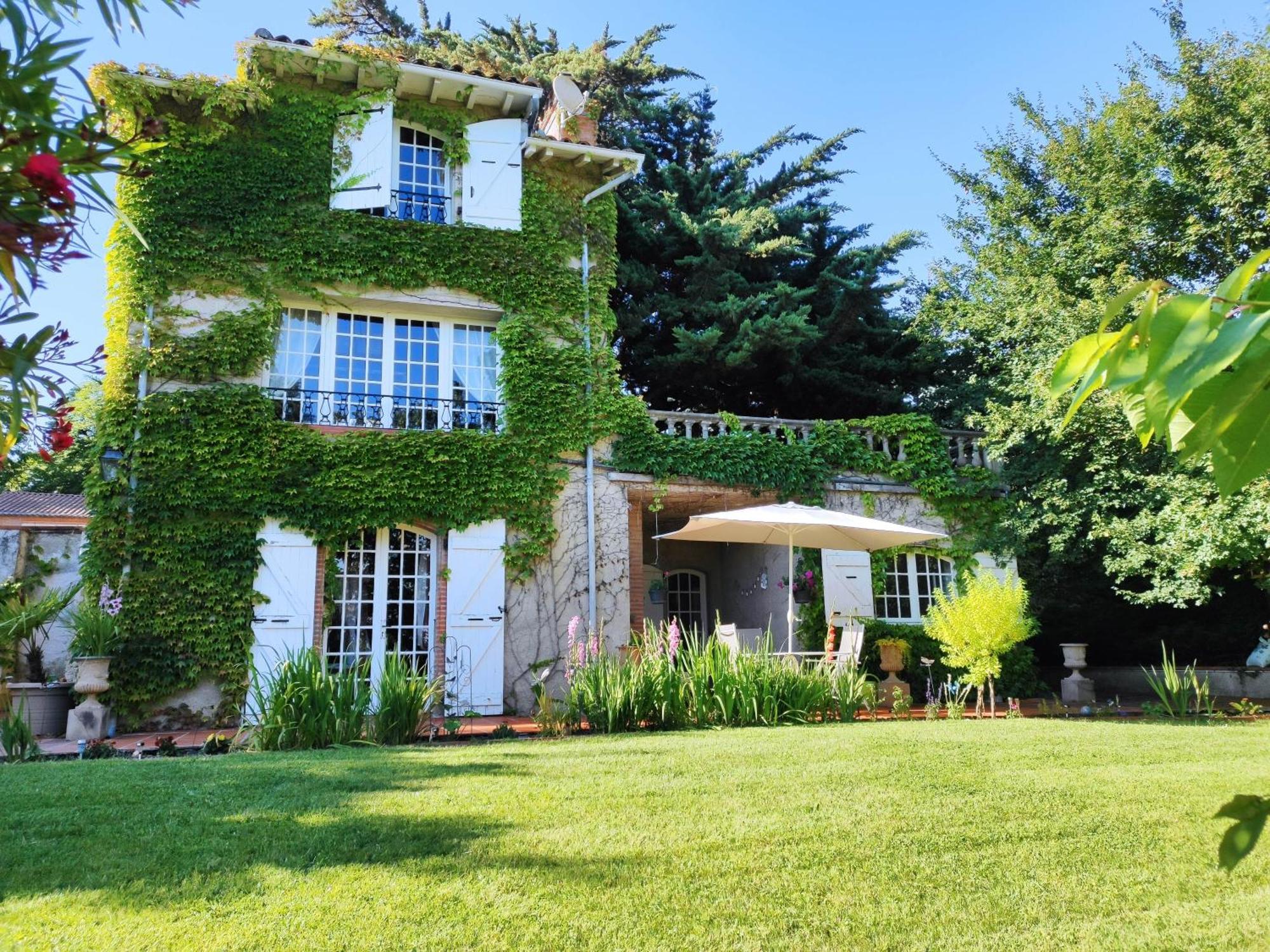 Chateau De Pys Guest House Latrape Exterior photo